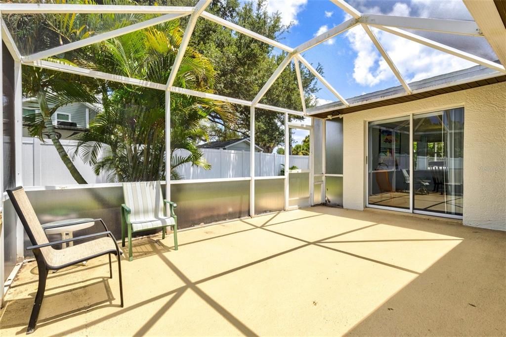 Activo con contrato: $325,000 (3 camas, 2 baños, 1591 Pies cuadrados)