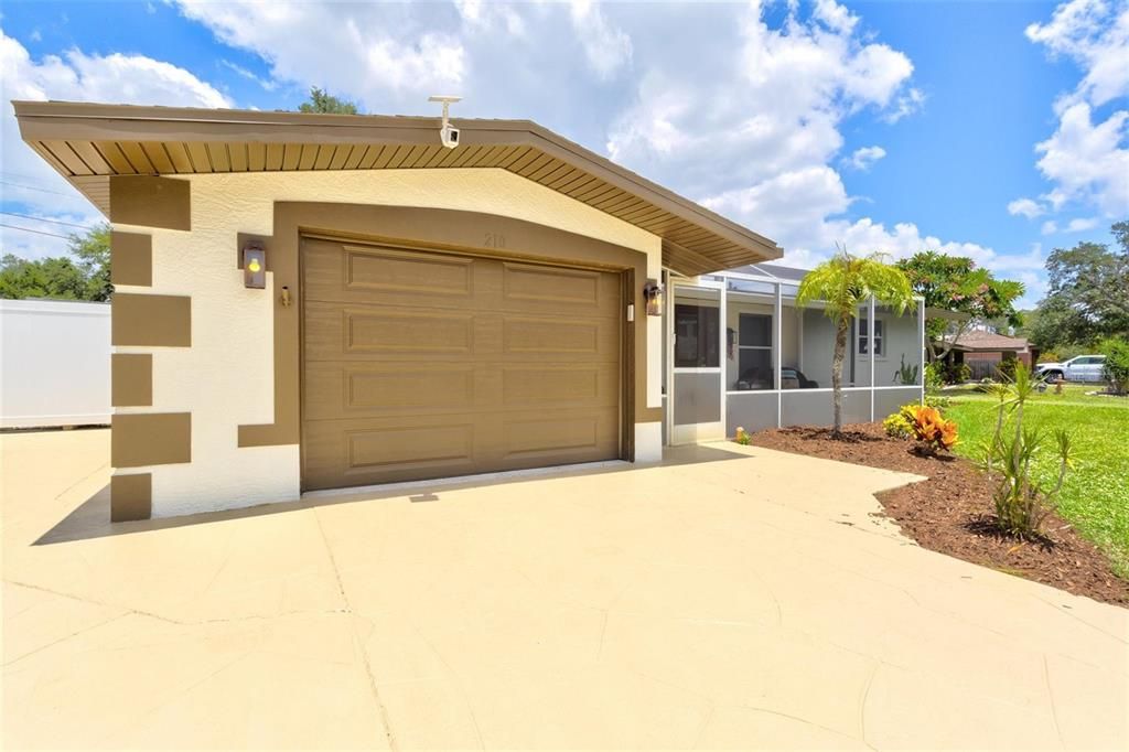 Activo con contrato: $325,000 (3 camas, 2 baños, 1591 Pies cuadrados)