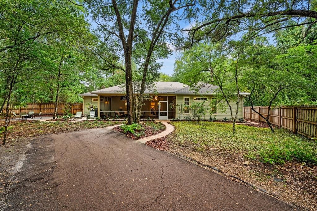 For Sale: $458,000 (4 beds, 2 baths, 2086 Square Feet)
