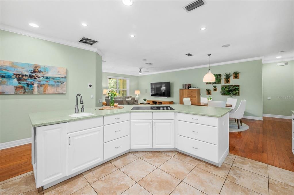 For Sale: $458,000 (4 beds, 2 baths, 2086 Square Feet)