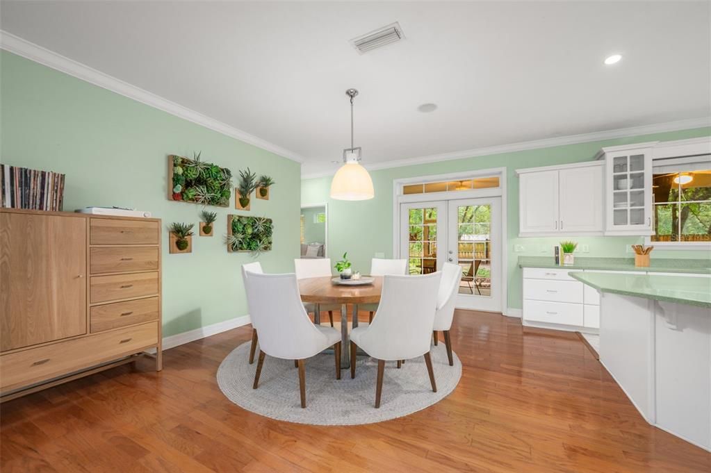For Sale: $458,000 (4 beds, 2 baths, 2086 Square Feet)