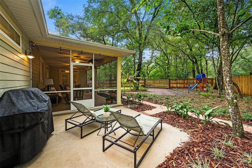 For Sale: $458,000 (4 beds, 2 baths, 2086 Square Feet)