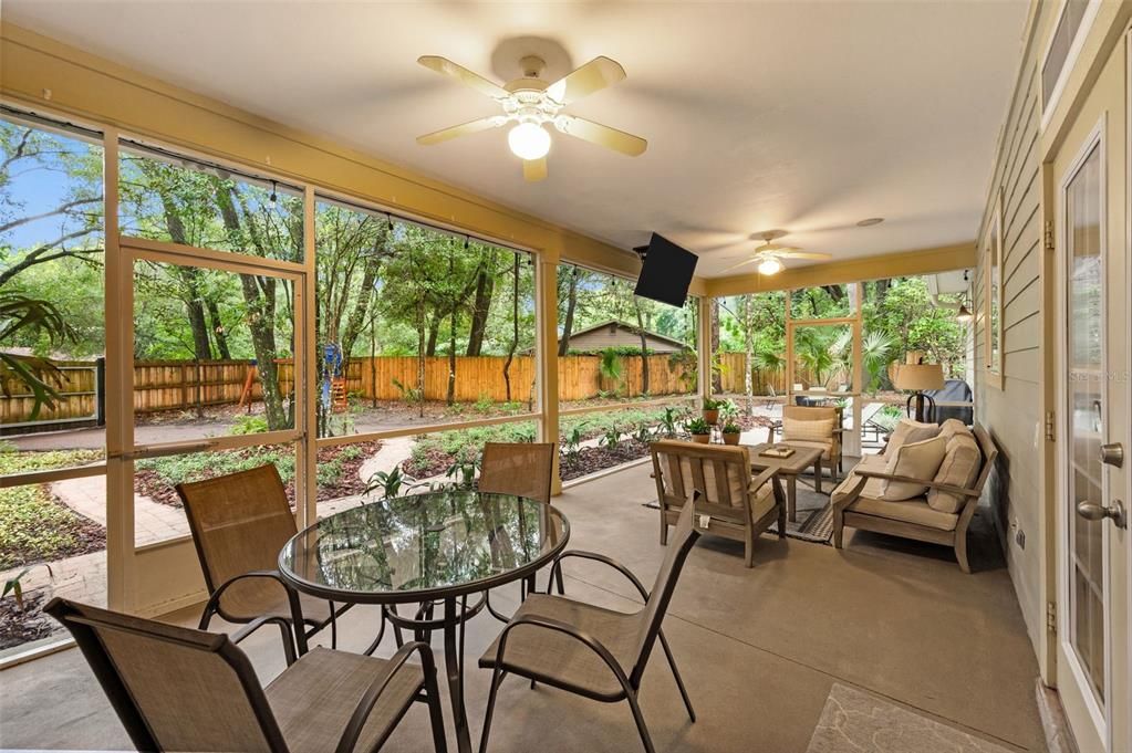 For Sale: $458,000 (4 beds, 2 baths, 2086 Square Feet)