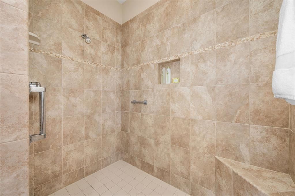 For Sale: $458,000 (4 beds, 2 baths, 2086 Square Feet)
