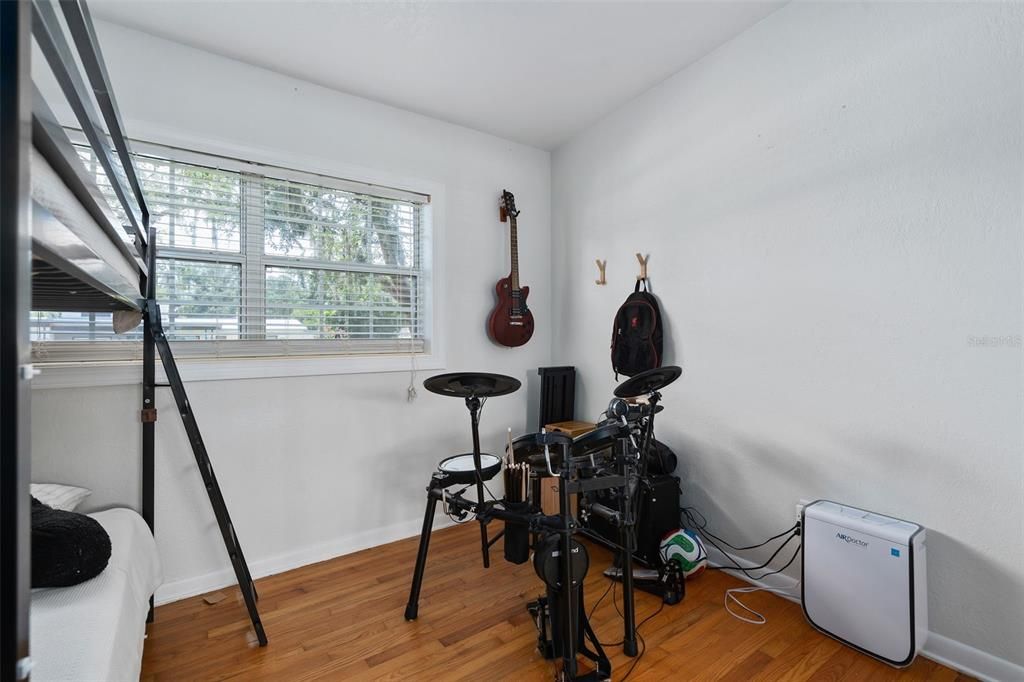For Sale: $549,000 (3 beds, 2 baths, 1684 Square Feet)