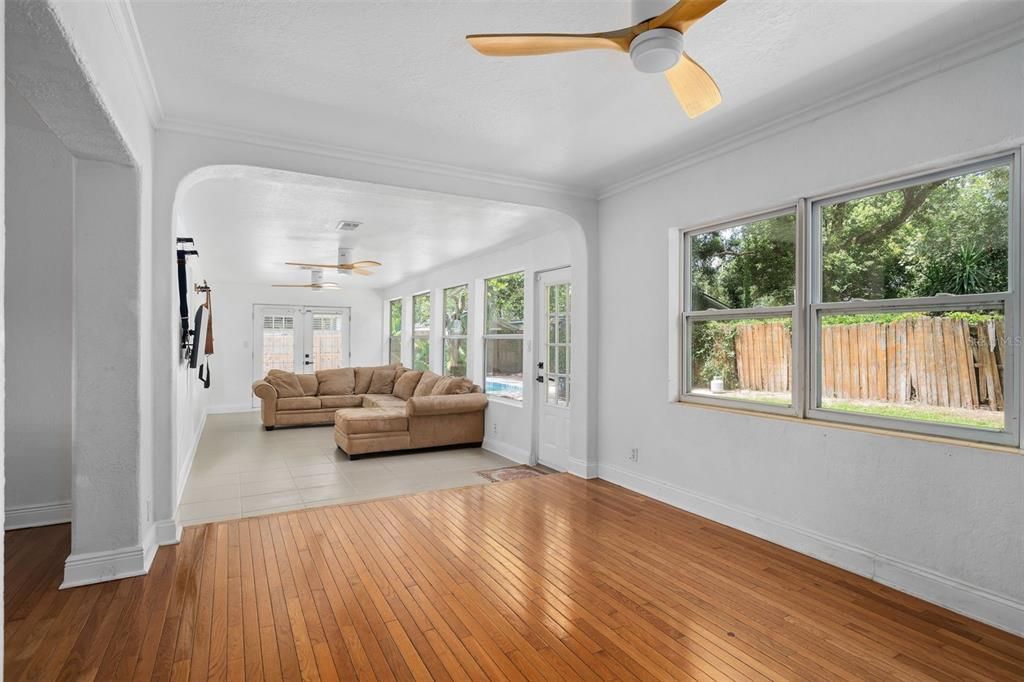 For Sale: $549,000 (3 beds, 2 baths, 1684 Square Feet)