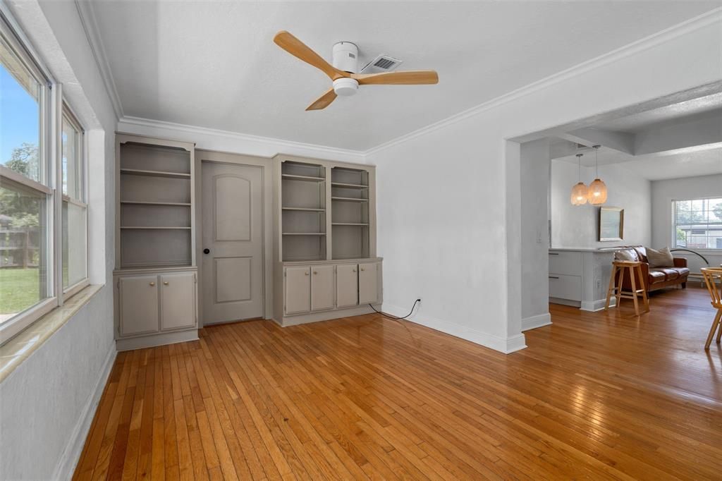 For Sale: $549,000 (3 beds, 2 baths, 1684 Square Feet)
