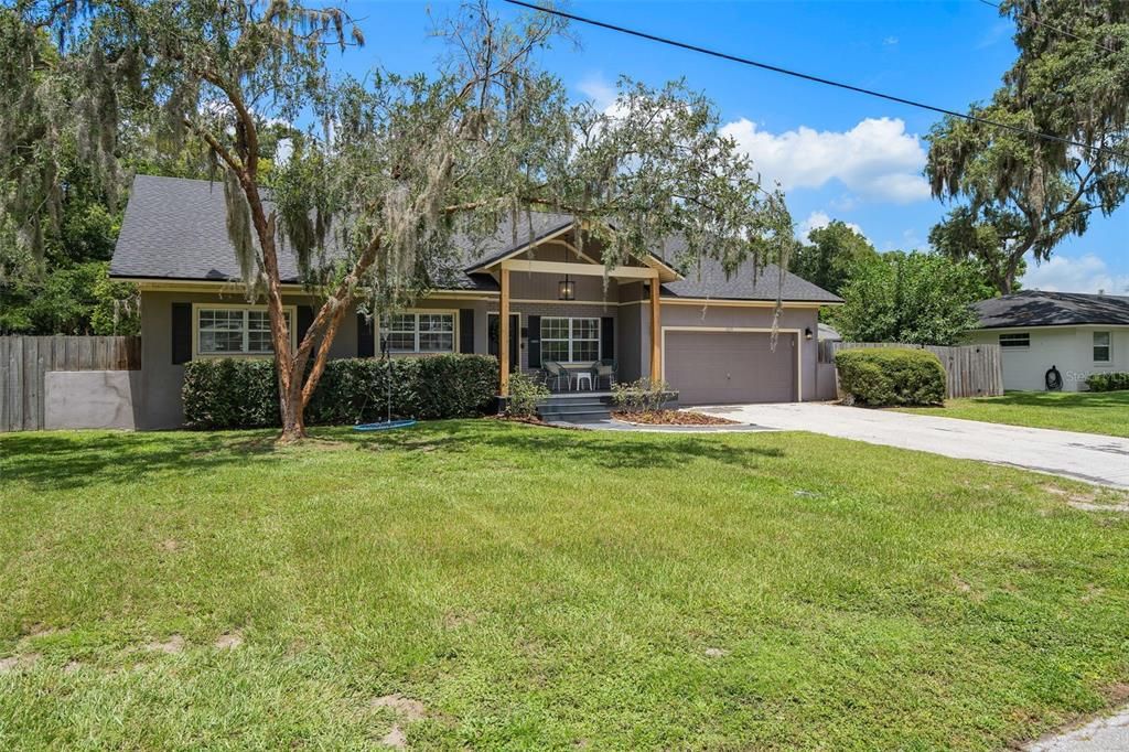 For Sale: $549,000 (3 beds, 2 baths, 1684 Square Feet)