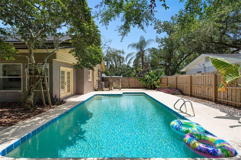 For Sale: $549,000 (3 beds, 2 baths, 1684 Square Feet)