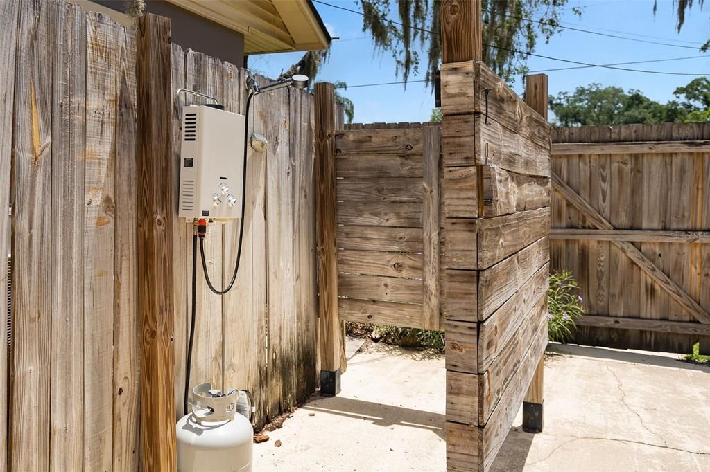For Sale: $549,000 (3 beds, 2 baths, 1684 Square Feet)