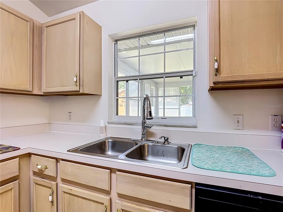 For Sale: $340,000 (3 beds, 2 baths, 1320 Square Feet)