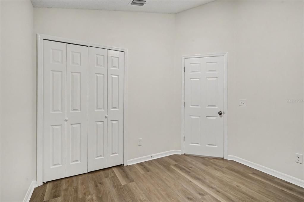 For Sale: $379,900 (4 beds, 2 baths, 1843 Square Feet)
