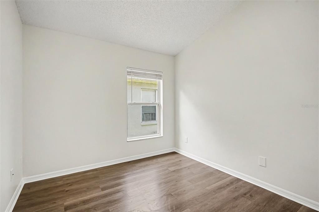 For Sale: $379,900 (4 beds, 2 baths, 1843 Square Feet)