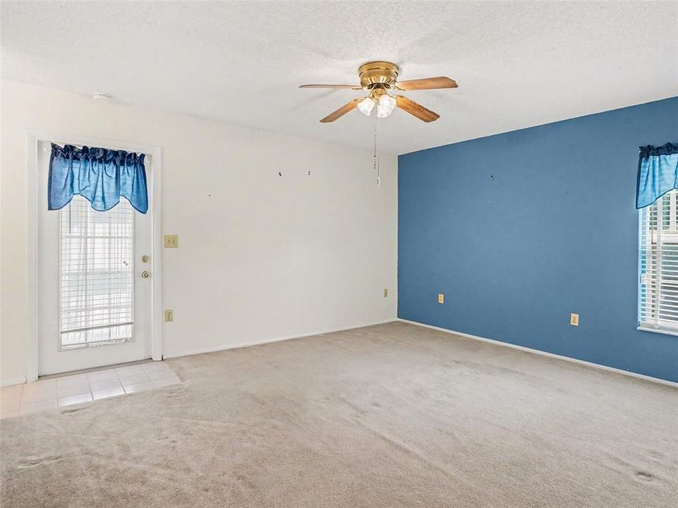 For Sale: $430,000 (4 beds, 3 baths, 2001 Square Feet)