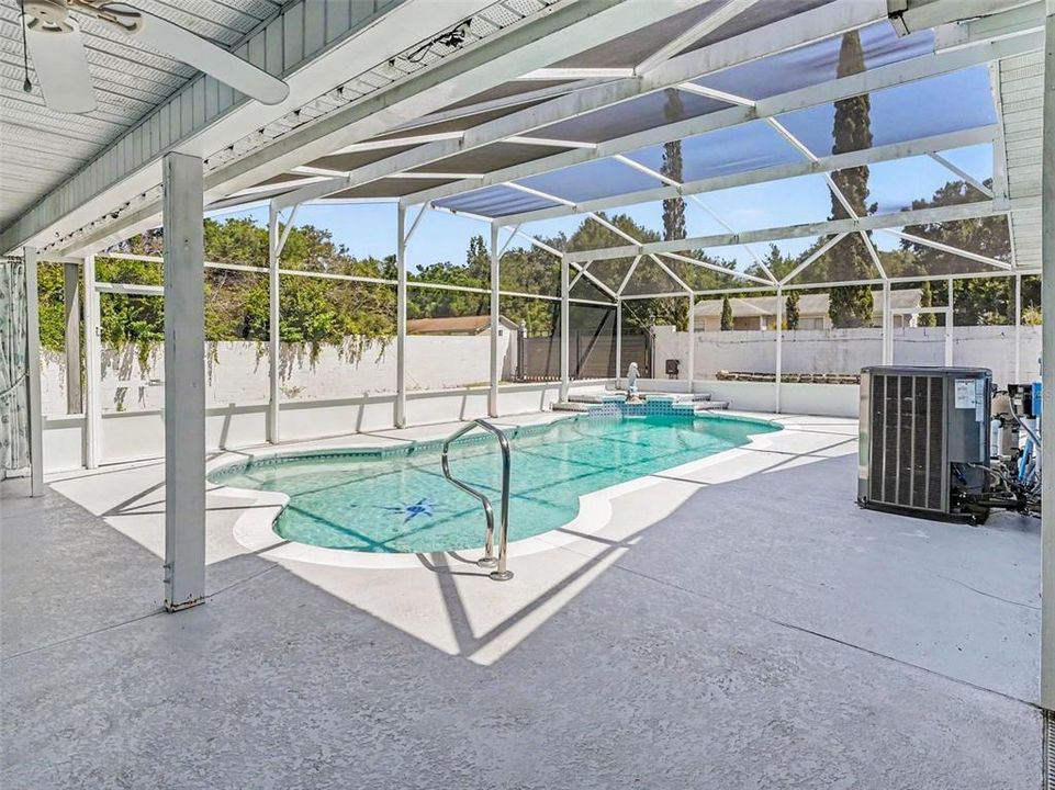 For Sale: $430,000 (4 beds, 3 baths, 2001 Square Feet)