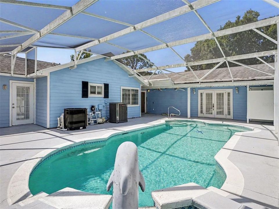 For Sale: $430,000 (4 beds, 3 baths, 2001 Square Feet)