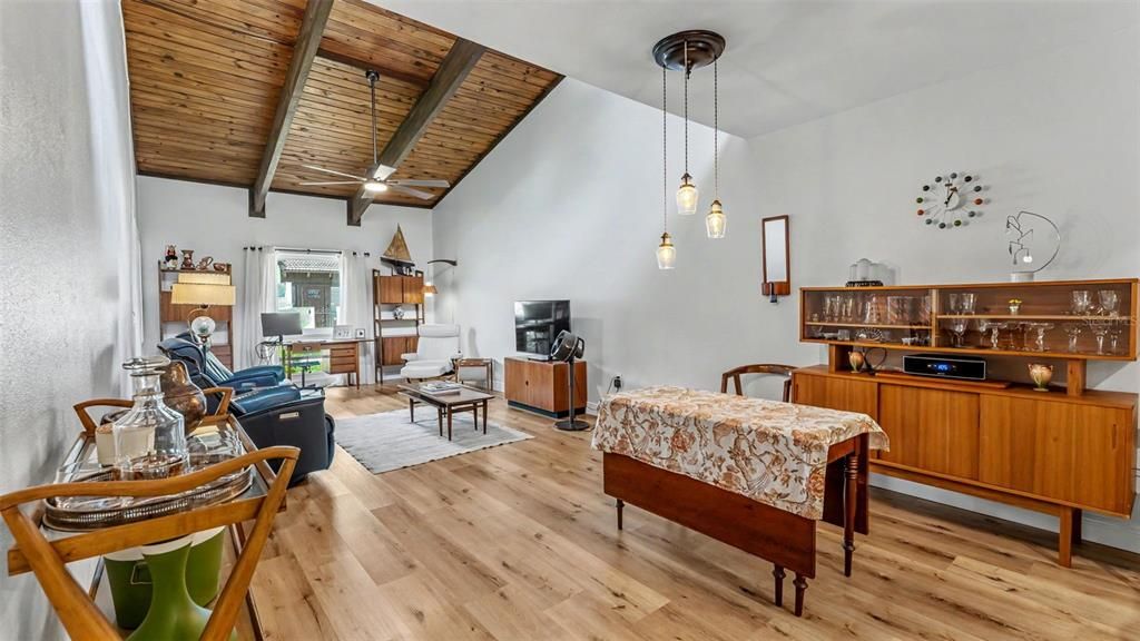 En Venta: $201,900 (2 camas, 2 baños, 1244 Pies cuadrados)