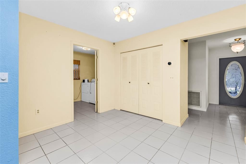 На продажу: $349,000 (3 спален, 2 ванн, 1435 Квадратных фут)