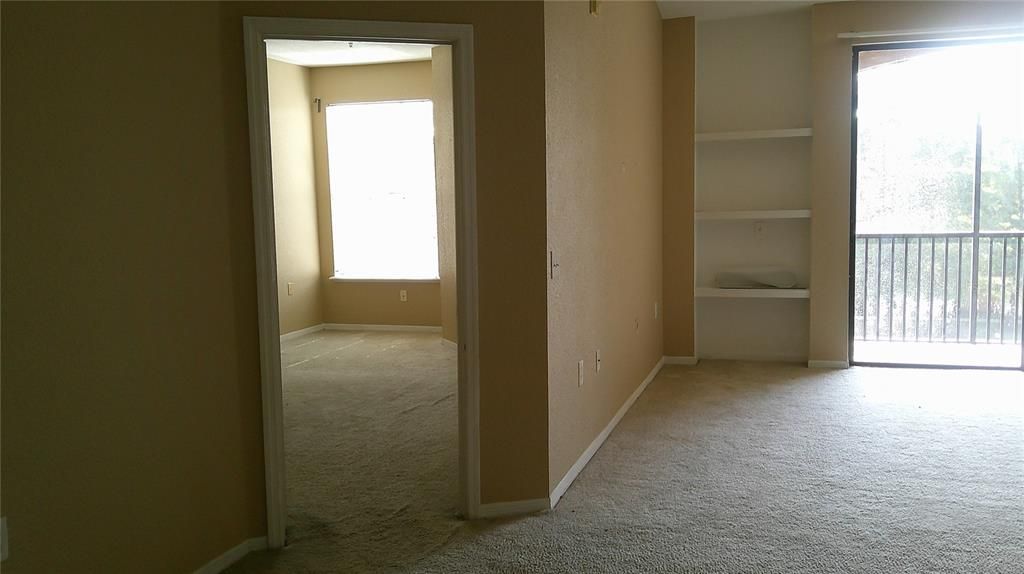 Activo con contrato: $245,000 (4 camas, 2 baños, 1417 Pies cuadrados)