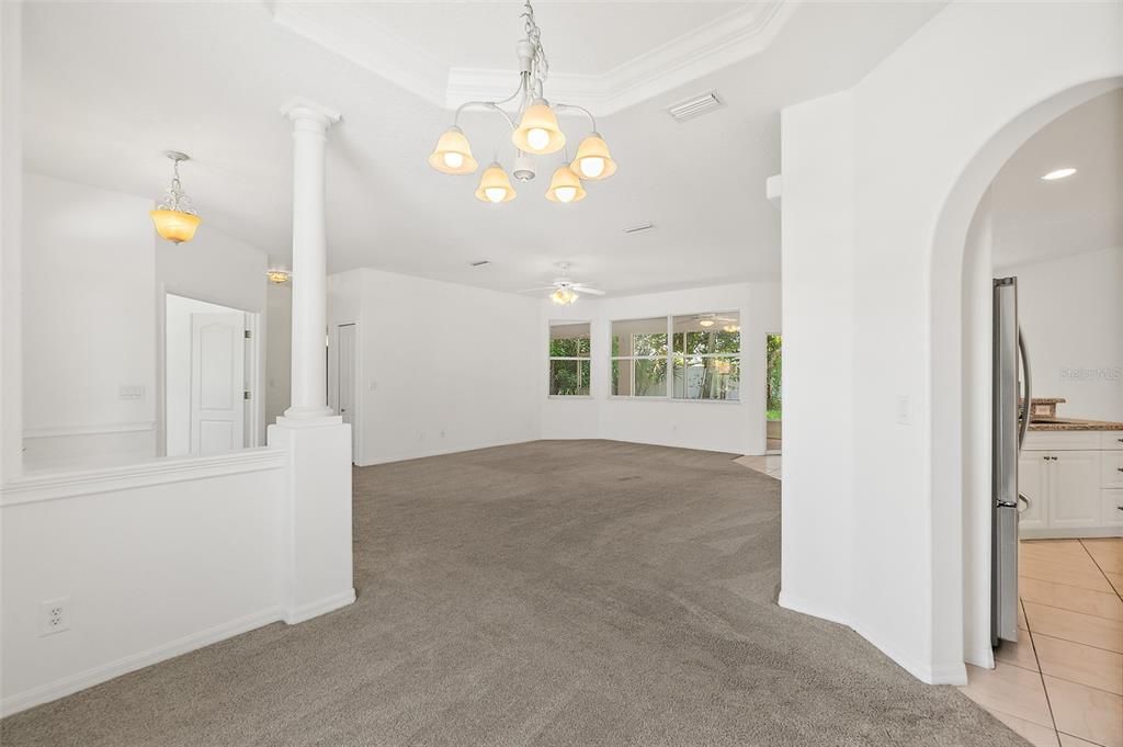 На продажу: $395,000 (3 спален, 2 ванн, 2061 Квадратных фут)