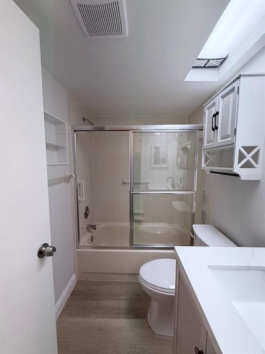 На продажу: $149,900 (2 спален, 2 ванн, 1144 Квадратных фут)