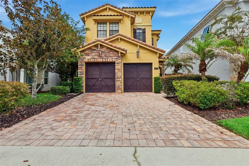 For Sale: $599,900 (4 beds, 3 baths, 2703 Square Feet)