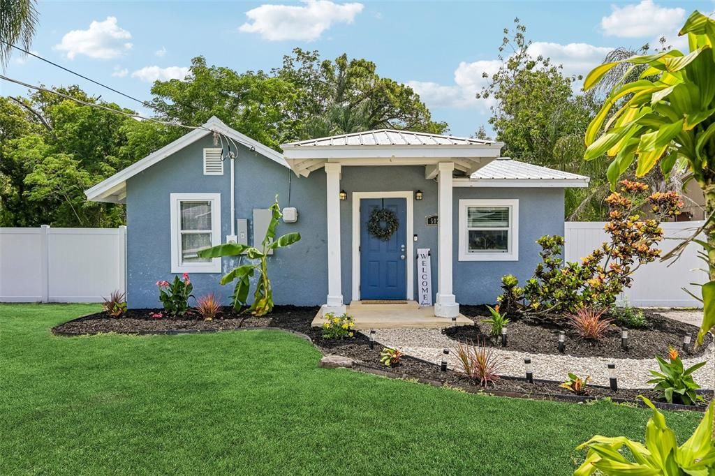 For Sale: $324,000 (3 beds, 2 baths, 1092 Square Feet)