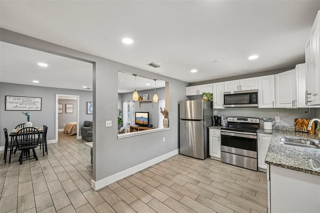 For Sale: $324,000 (3 beds, 2 baths, 1092 Square Feet)