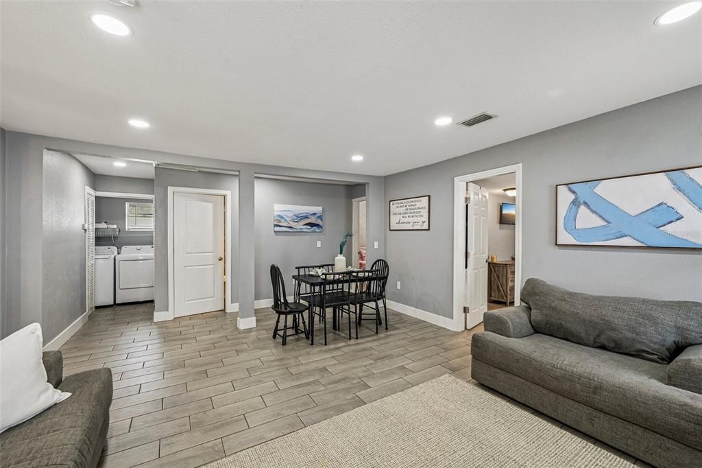 For Sale: $324,000 (3 beds, 2 baths, 1092 Square Feet)