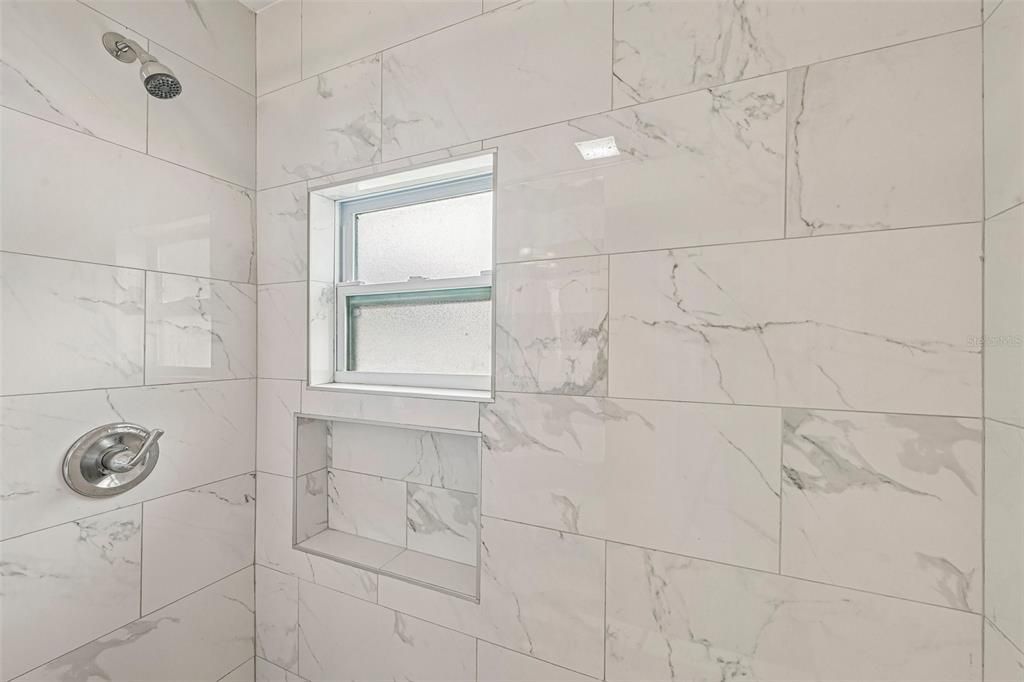 For Sale: $324,000 (3 beds, 2 baths, 1092 Square Feet)