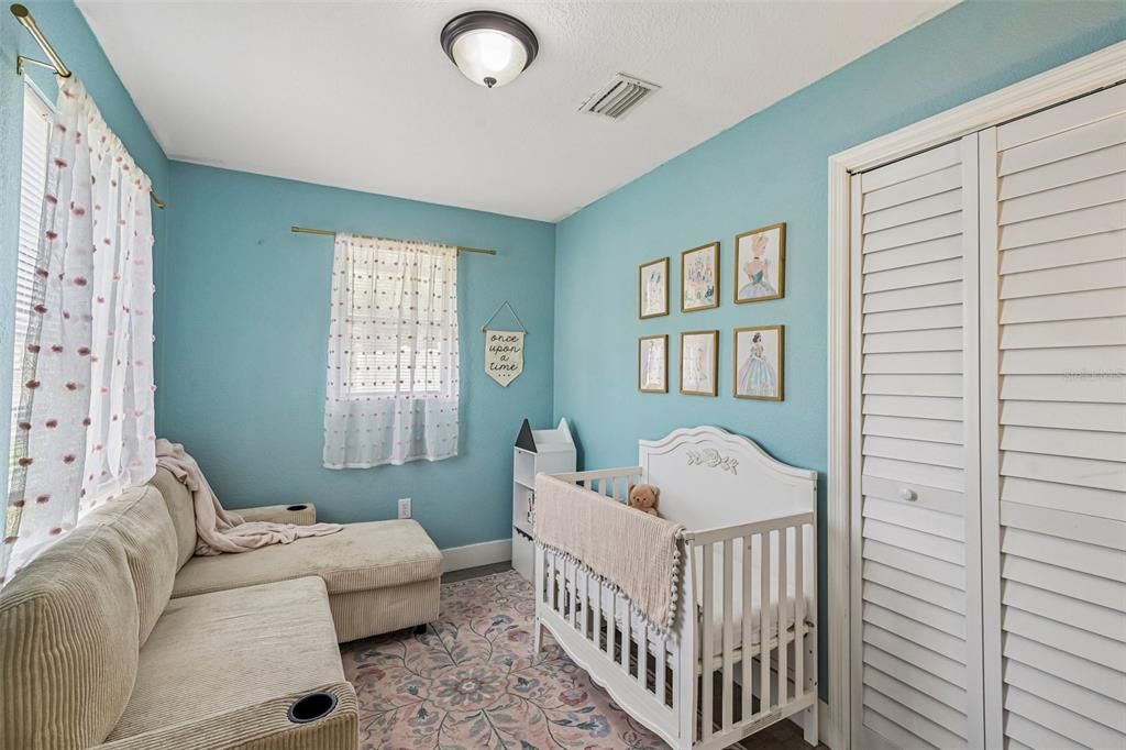 For Sale: $324,000 (3 beds, 2 baths, 1092 Square Feet)
