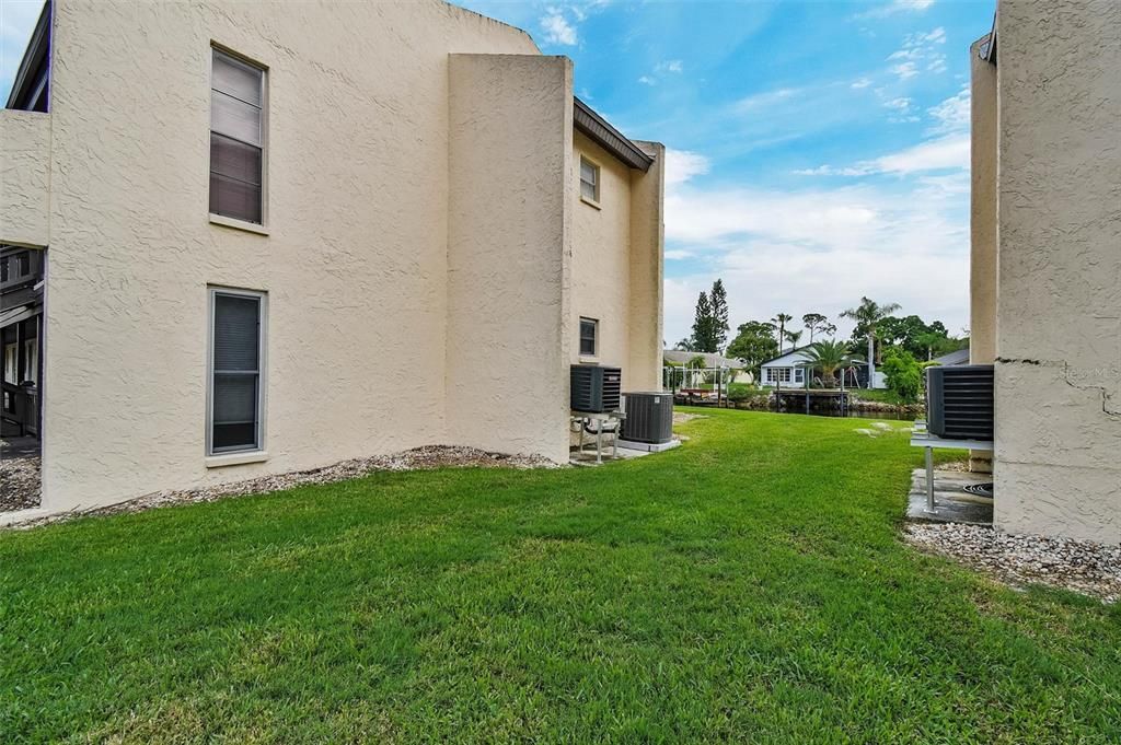 For Sale: $70,000 (2 beds, 2 baths, 1066 Square Feet)