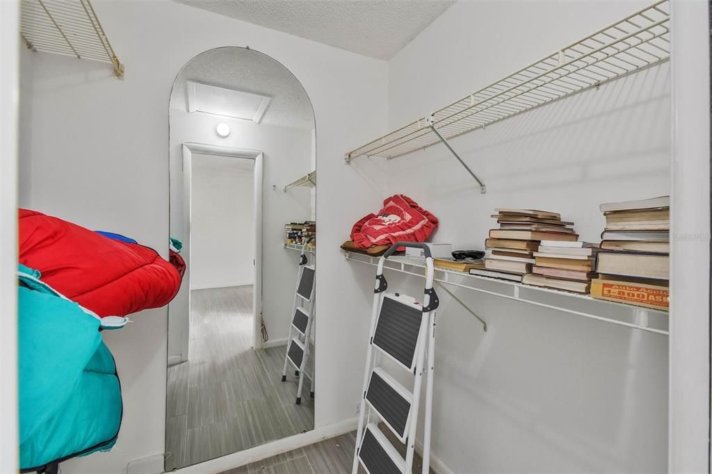 For Sale: $70,000 (2 beds, 2 baths, 1066 Square Feet)