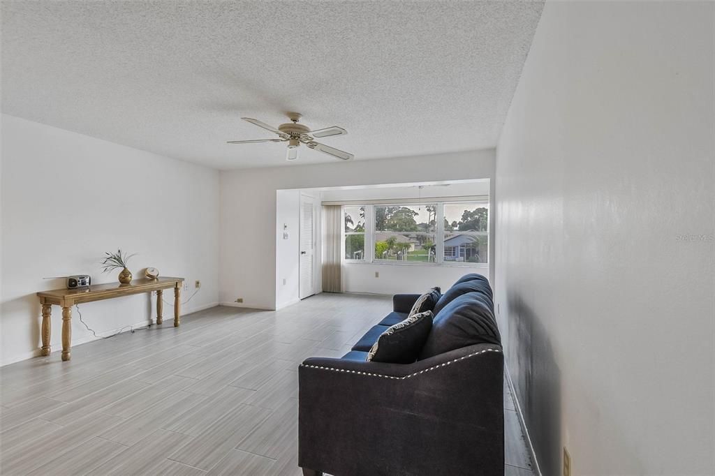 For Sale: $70,000 (2 beds, 2 baths, 1066 Square Feet)