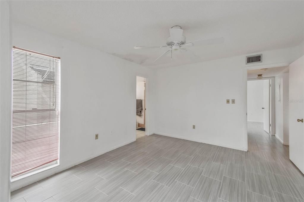 For Sale: $70,000 (2 beds, 2 baths, 1066 Square Feet)