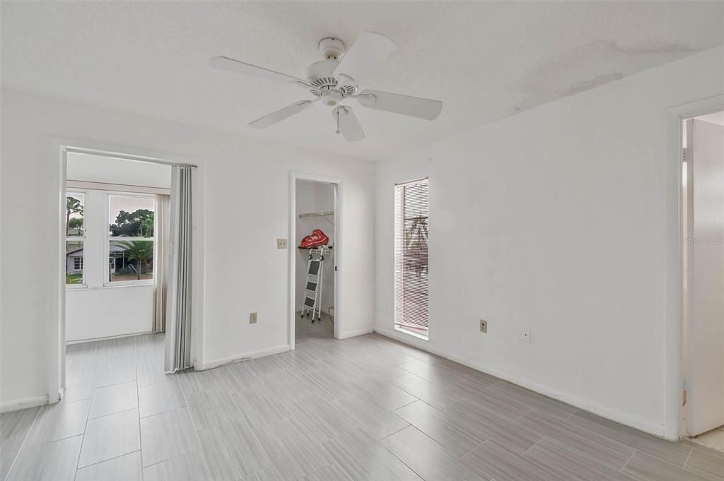 For Sale: $70,000 (2 beds, 2 baths, 1066 Square Feet)