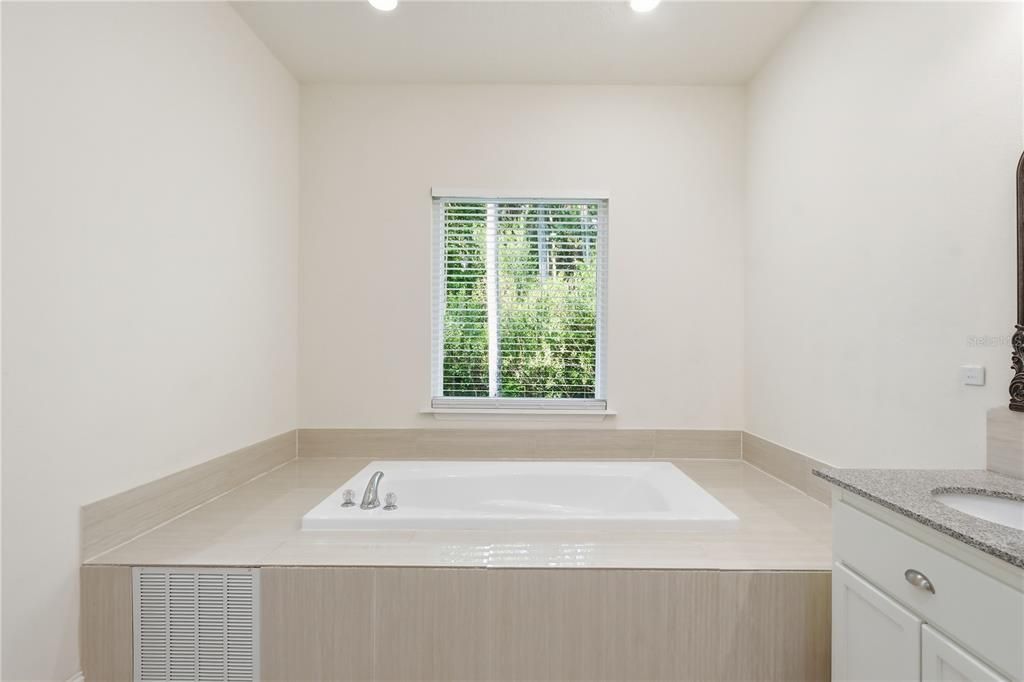 For Sale: $659,000 (4 beds, 3 baths, 3214 Square Feet)
