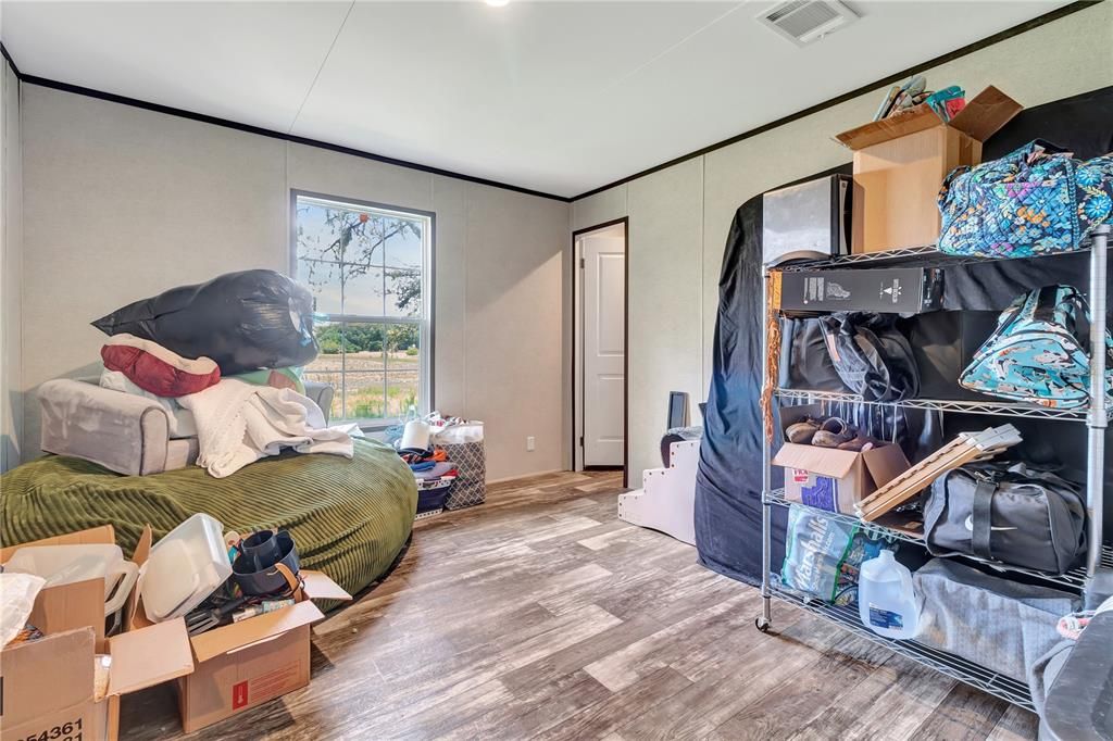 For Sale: $299,000 (3 beds, 2 baths, 1493 Square Feet)