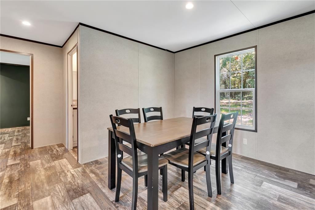 For Sale: $299,000 (3 beds, 2 baths, 1493 Square Feet)