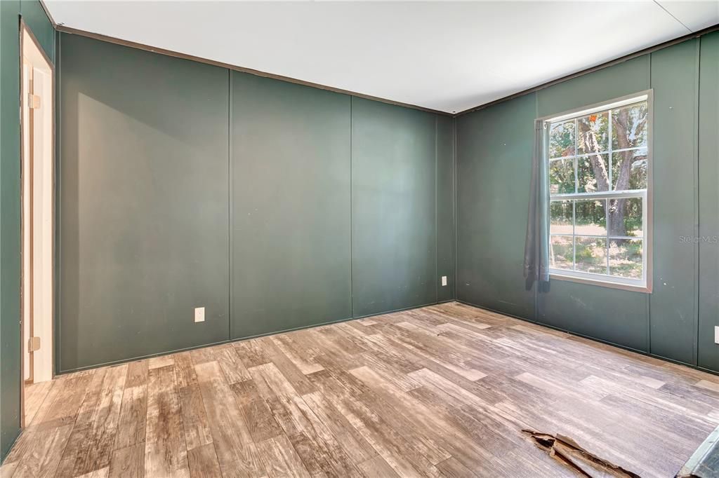 For Sale: $299,000 (3 beds, 2 baths, 1493 Square Feet)