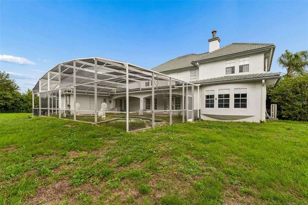 Activo con contrato: $950,000 (5 camas, 4 baños, 4544 Pies cuadrados)