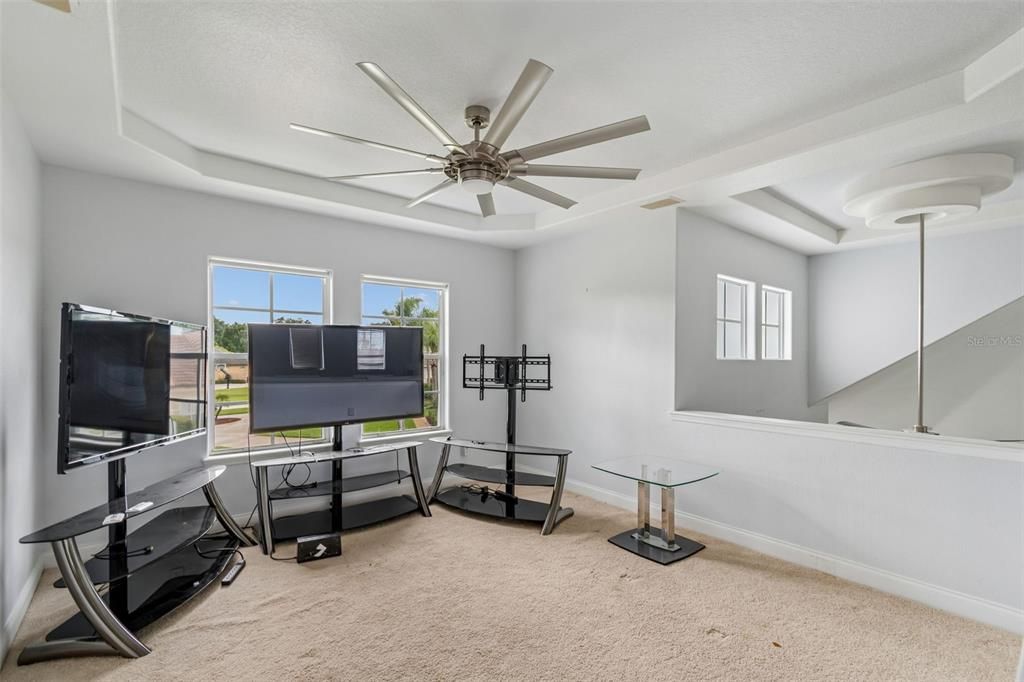 Activo con contrato: $950,000 (5 camas, 4 baños, 4544 Pies cuadrados)