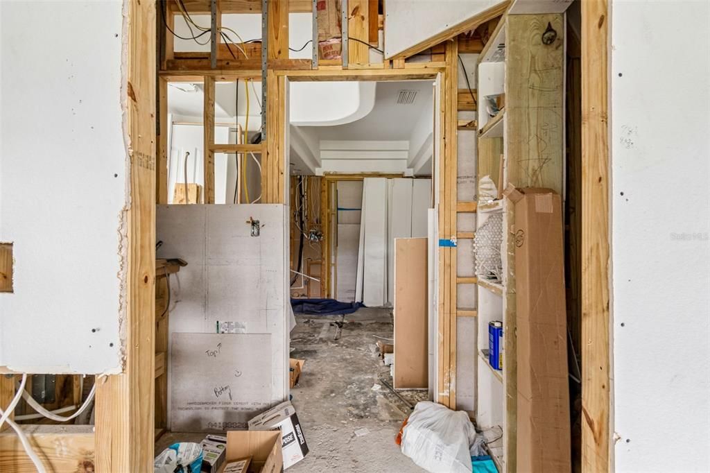 Activo con contrato: $950,000 (5 camas, 4 baños, 4544 Pies cuadrados)