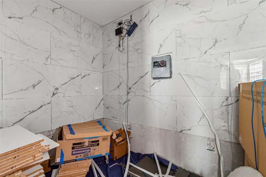 Activo con contrato: $950,000 (5 camas, 4 baños, 4544 Pies cuadrados)