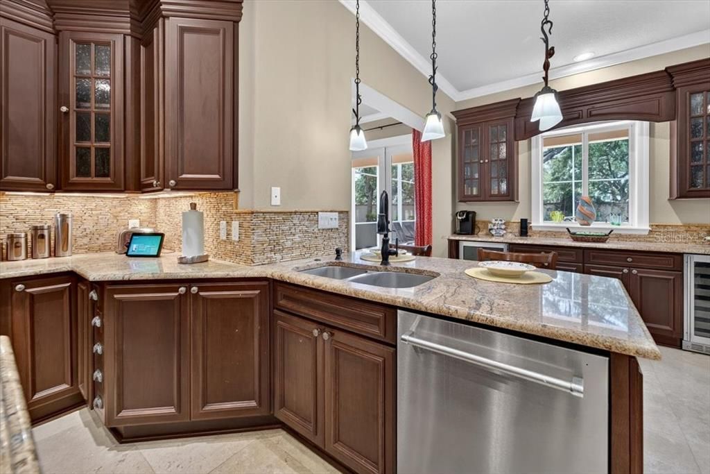For Sale: $1,850,000 (5 beds, 4 baths, 4831 Square Feet)