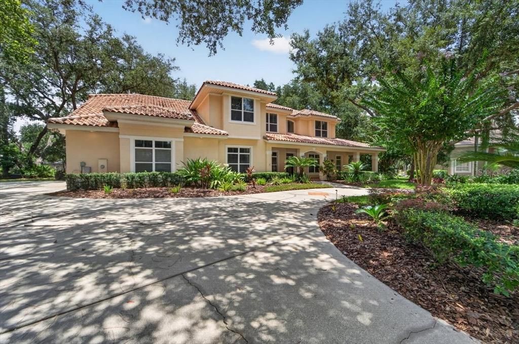 For Sale: $1,850,000 (5 beds, 4 baths, 4831 Square Feet)