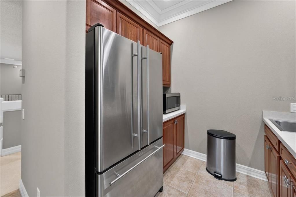 For Sale: $1,850,000 (5 beds, 4 baths, 4831 Square Feet)
