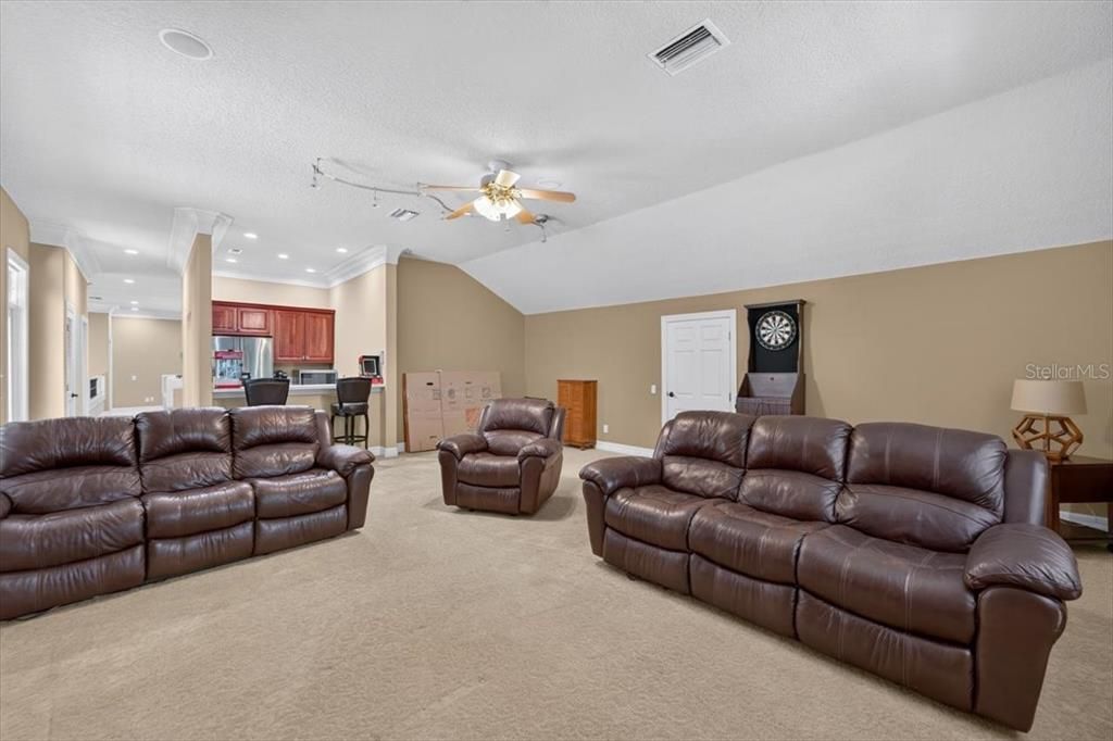 For Sale: $1,850,000 (5 beds, 4 baths, 4831 Square Feet)