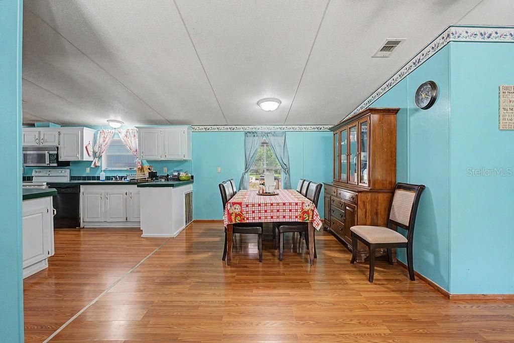 En Venta: $214,999 (3 camas, 2 baños, 1296 Pies cuadrados)