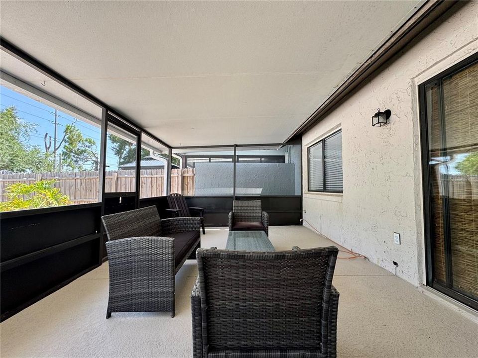 For Rent: $2,400 (2 beds, 2 baths, 1050 Square Feet)
